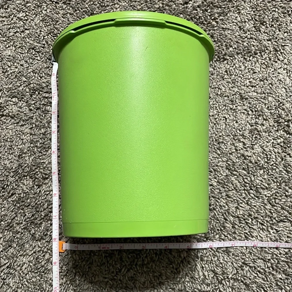 Tupperware‎ Canister Vintage Apple Green 807- 3 w/ Lid 7